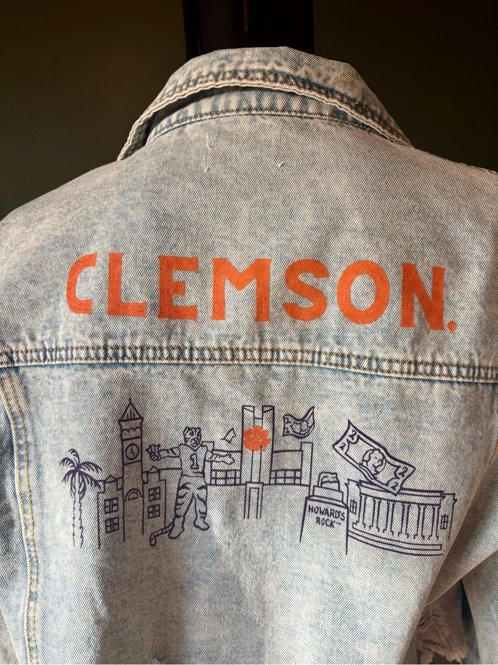 NWOT-RIVALRY RUNWAY Clemson, SC Campus Skyline Denim Jacket- size small